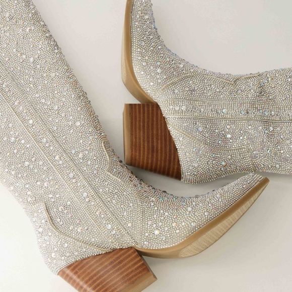 Boutique rhinestone taylor boots - Picture 2 of 8